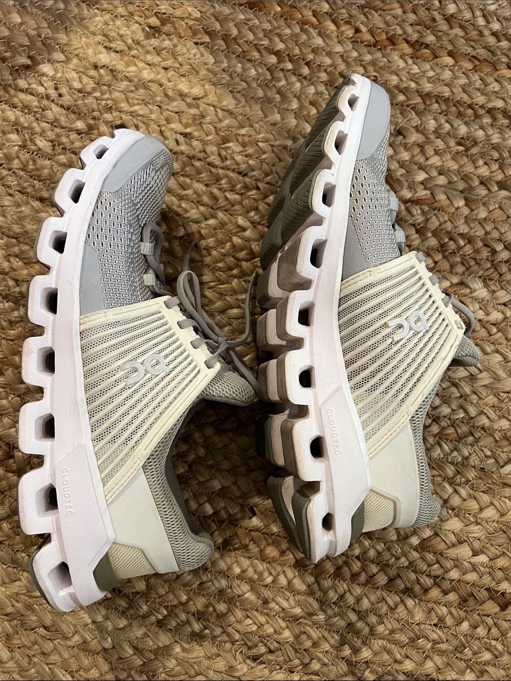 On Running Light Grey Mesh Sneakers size W8 - Picture 6 of 7